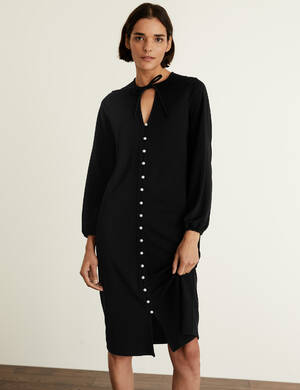 marksandspencer_AW22_Partywear_T97_6354D_propinaci zerzejove saty JAEGER_cerna_4999Kc_modelka.jpg